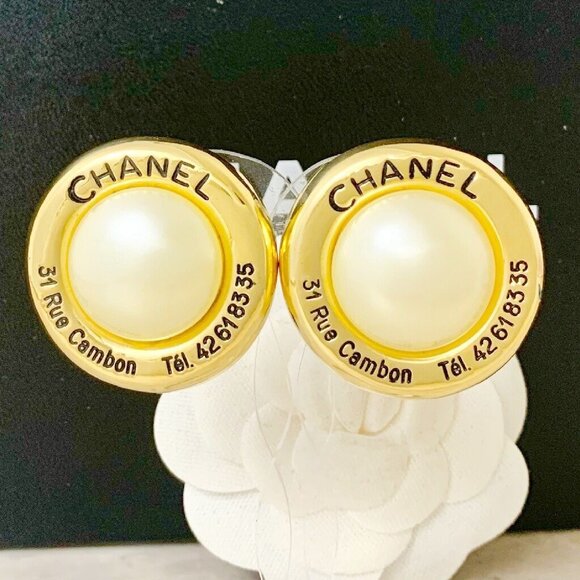 CHANEL 31 Rue Cambon Pearl Round Clip-On Earrings Gold Tone 25 Auth #66263
